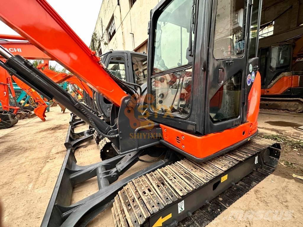 Hitachi ZX 68USR-5A ミニ油圧ショベル 7t以下（ミニユンボ・ミニディガー）