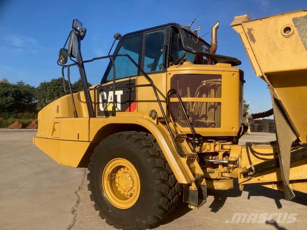 CAT 730 C アーティキュレート式ダンプトラック