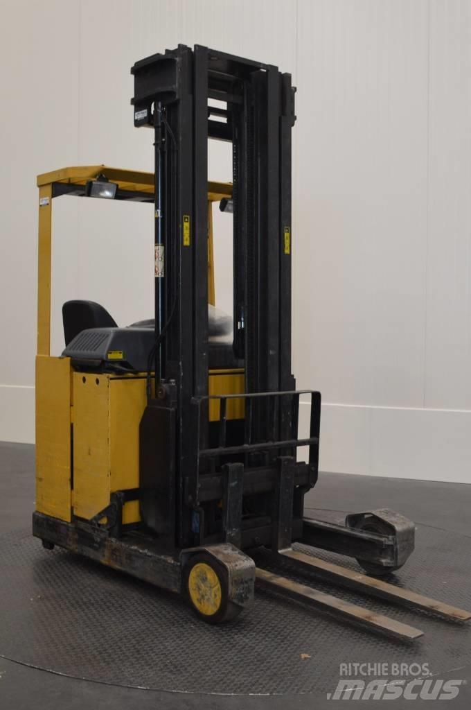 CAT NR 16 Reachtruck リーチフォークリフト