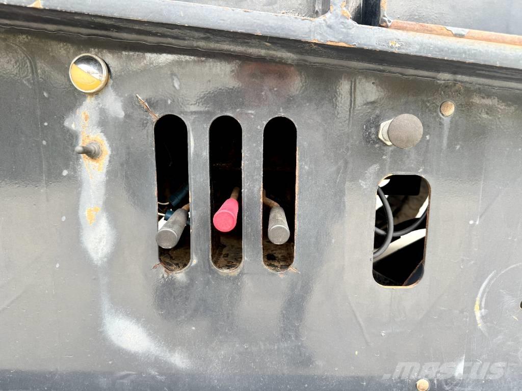 Landoll 440B フラットベッド／ドロップサイドトレーラー