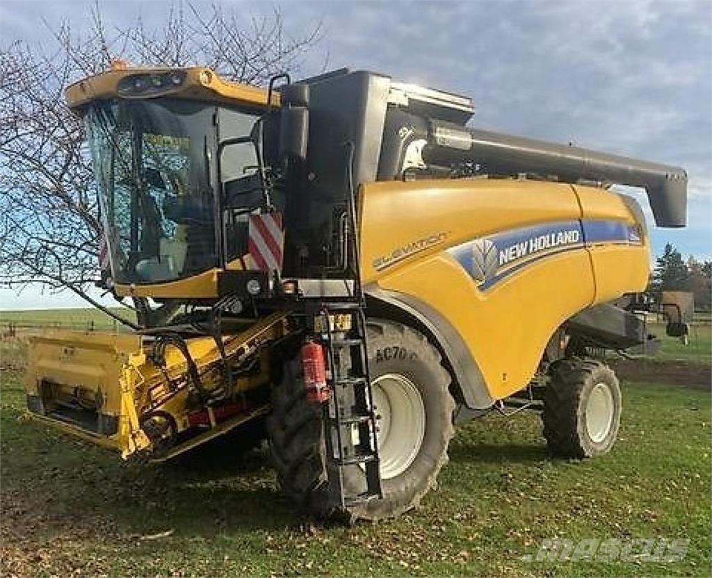 New Holland CX5090 コンバイン