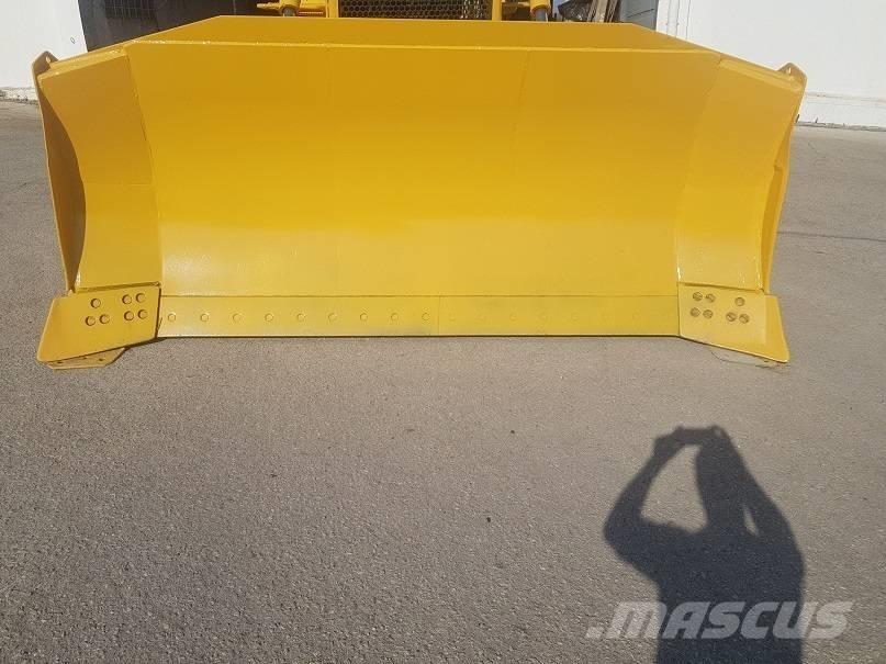 Komatsu D65EX-15 ブルドーザー