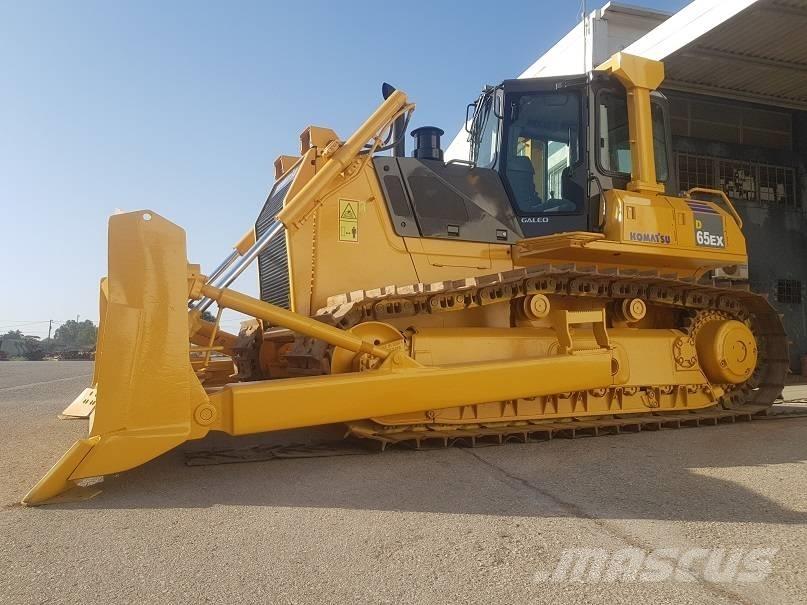Komatsu D65EX-15 ブルドーザー