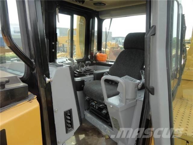 CAT D 8 R ブルドーザー