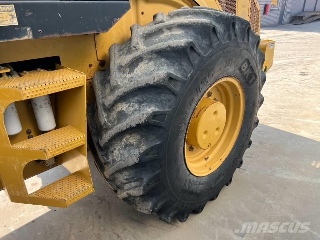 CAT CP76 振動ローラ