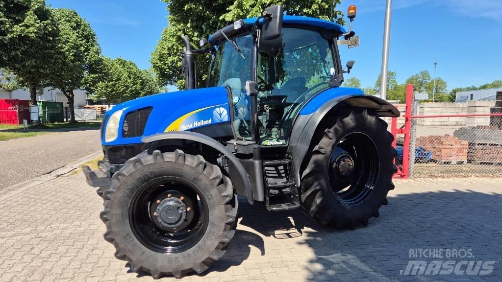 New Holland T 6010 トラクター