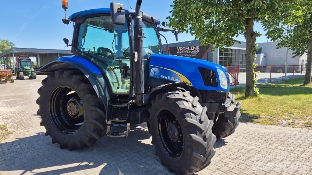 New Holland T 6010 トラクター