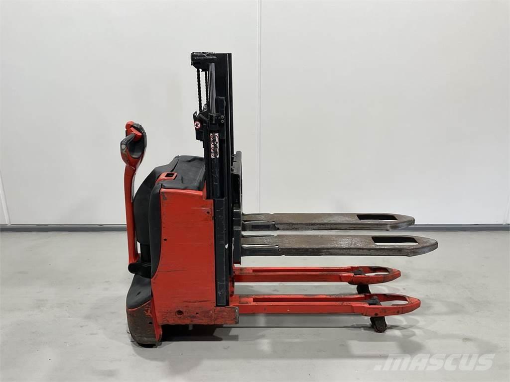 Linde D08 自走式スタッカー
