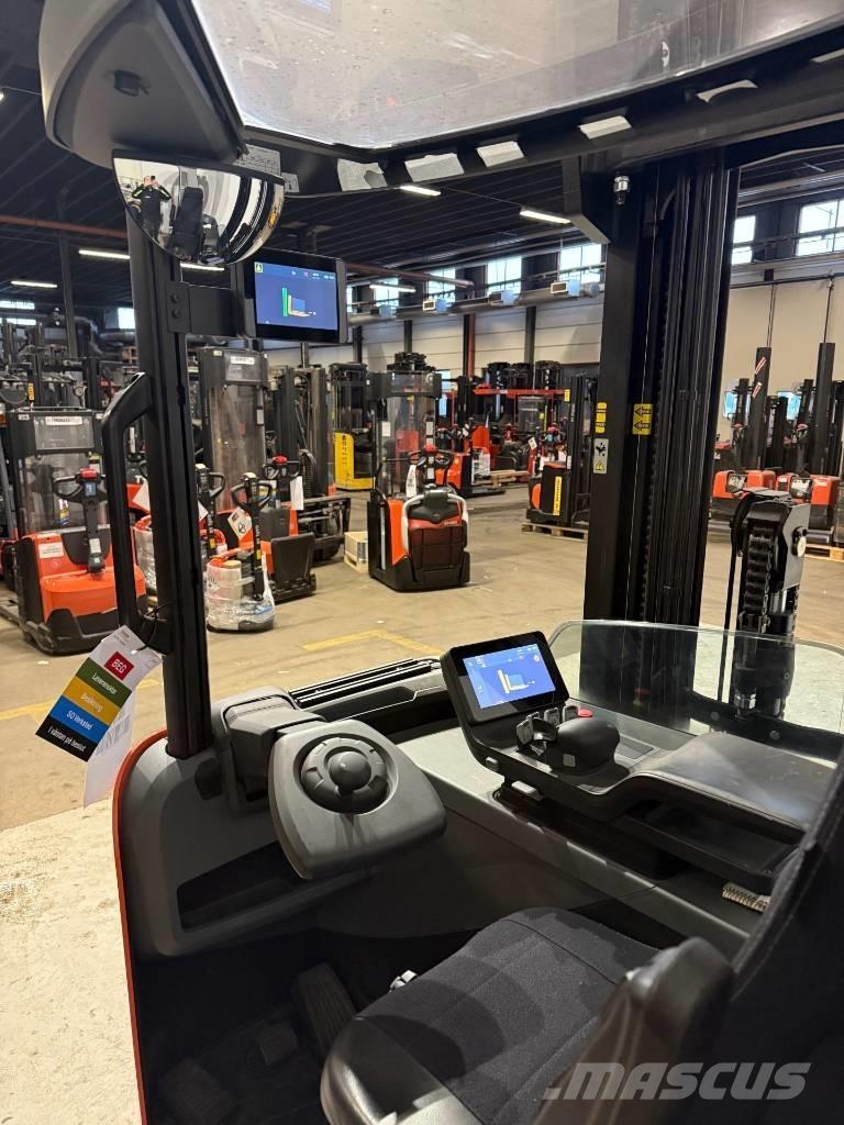 BT truck RRE 160HE リーチフォークリフト