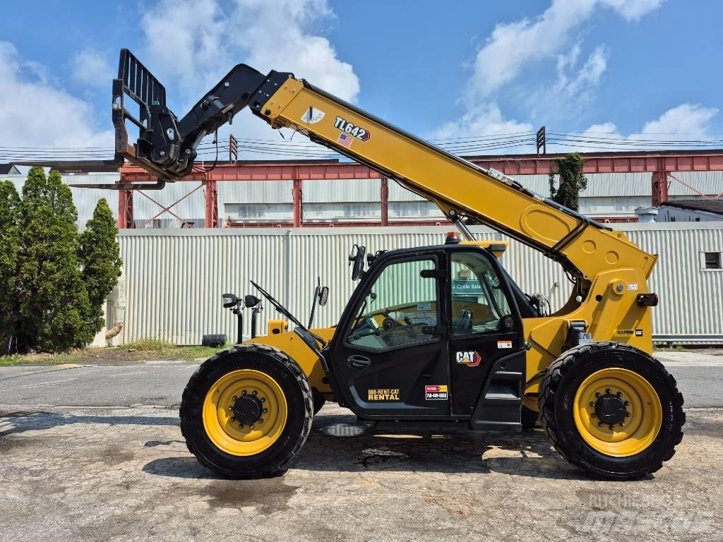 CAT TL 642 テレスコーピックハンドラー