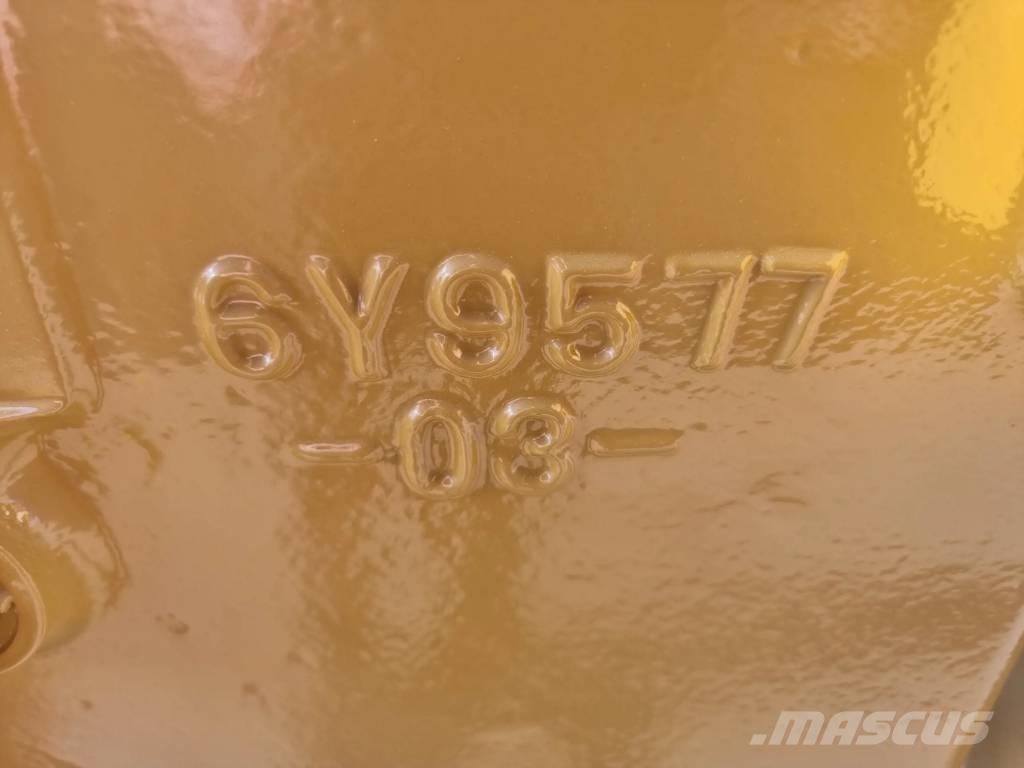 CAT Transmission 740 その他部品