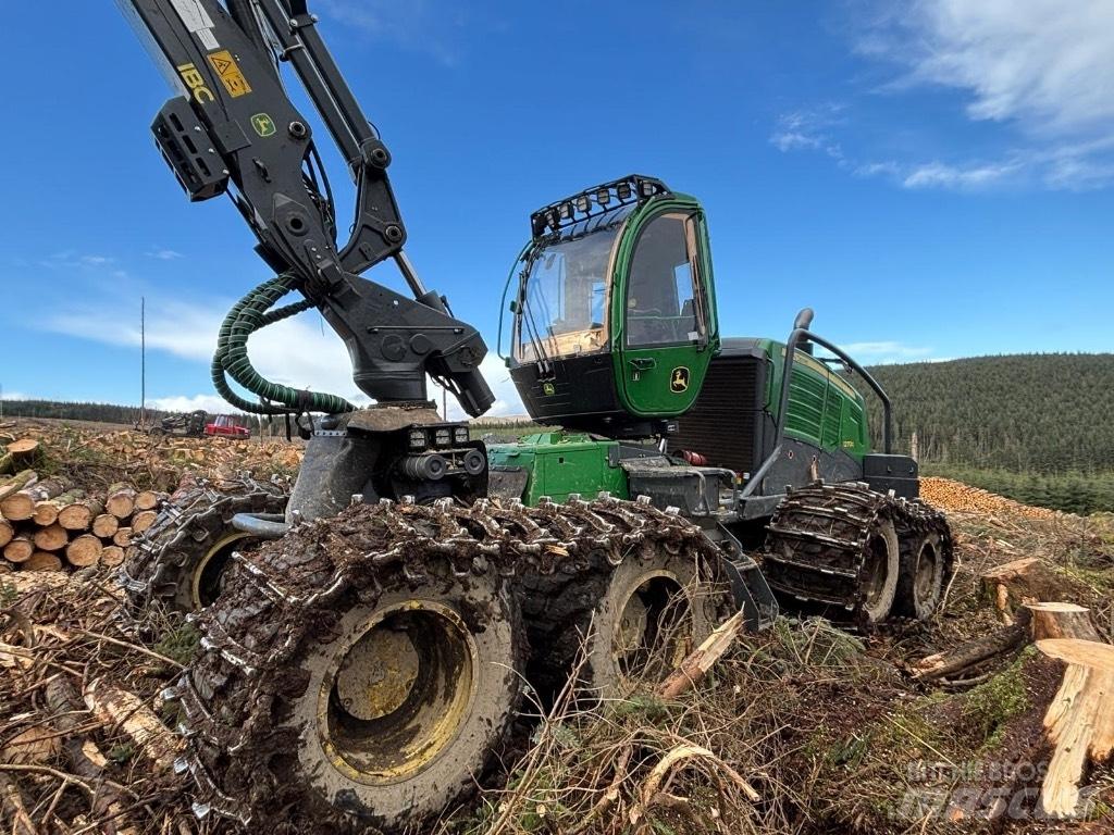 John Deere 1270G 8WD ハーベスター