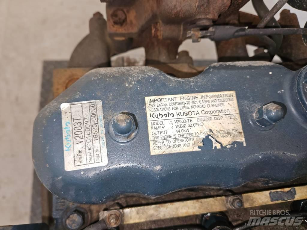 Kubota V 2003 T エンジン