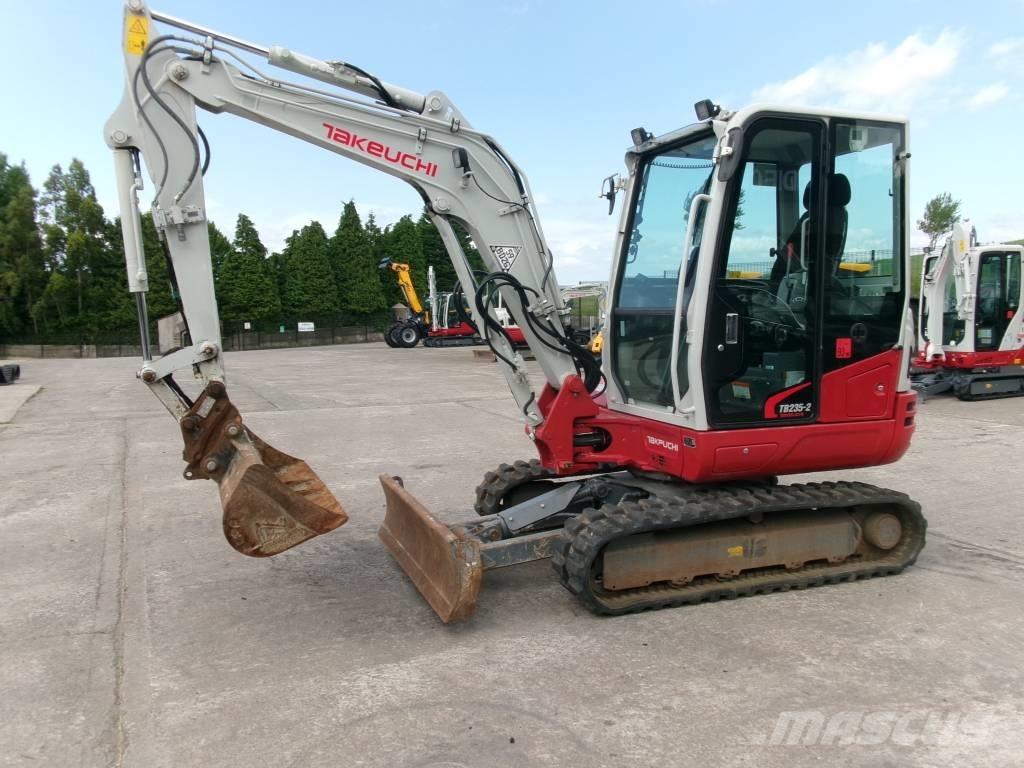Takeuchi TB235-2 ミニ油圧ショベル 7t以下（ミニユンボ・ミニディガー）