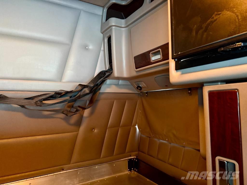 Peterbilt 389 中古トラクターヘッド | トレーラーヘッド