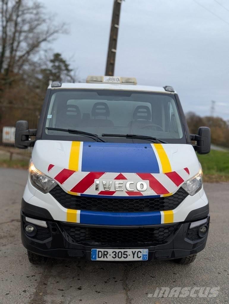 Iveco 35C 15 パネルバン