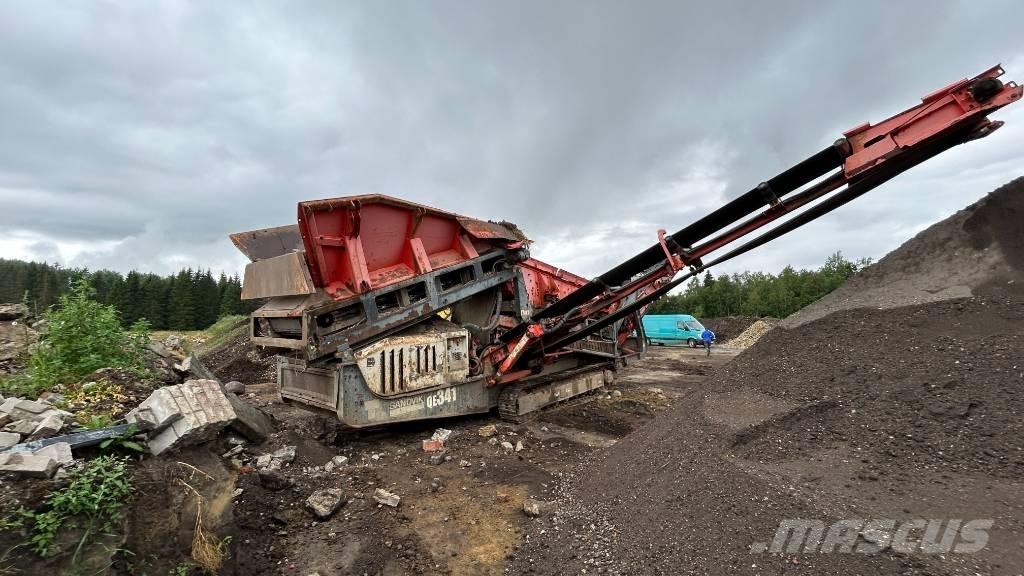 Sandvik QE 341 自走式スクリーン