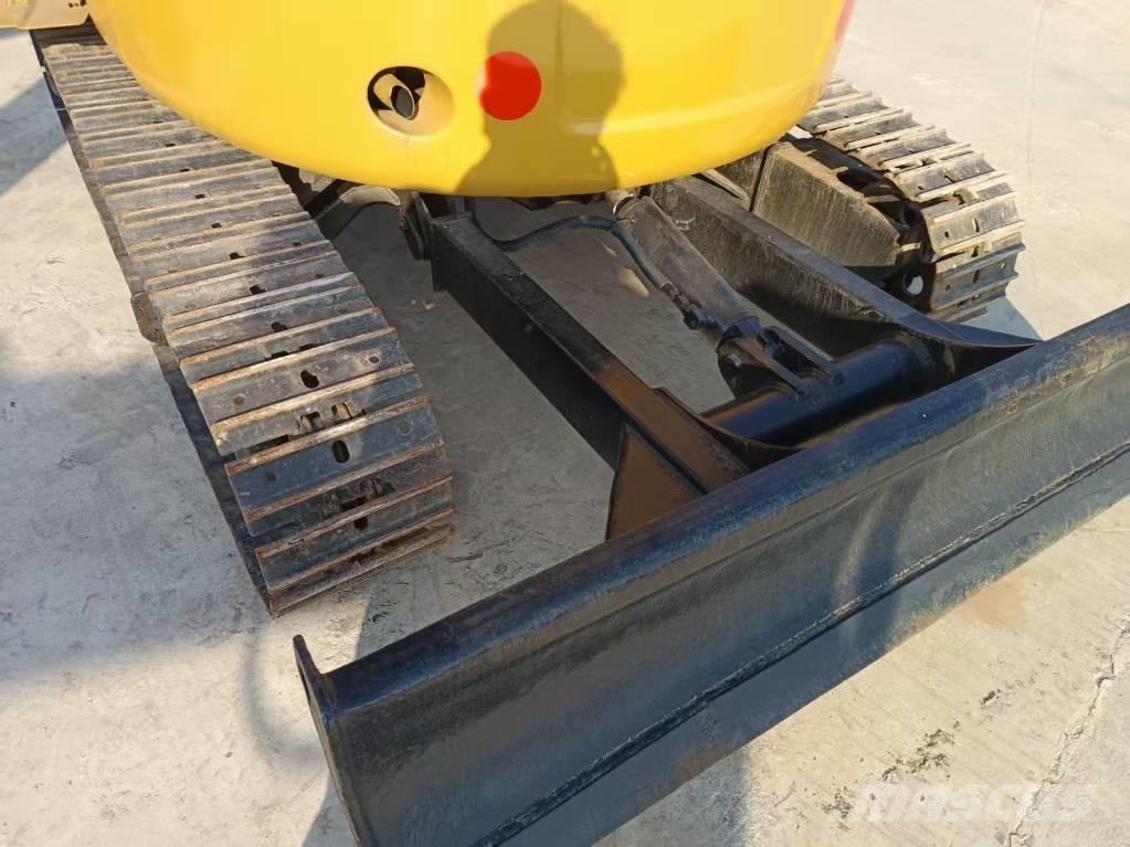 CAT 303.5 E CR ミニ油圧ショベル 7t以下（ミニユンボ・ミニディガー）
