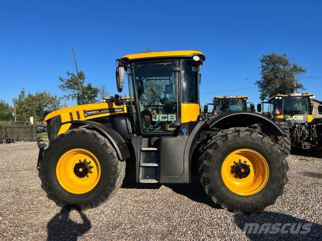 JCB Fastrac 4220 トラクター