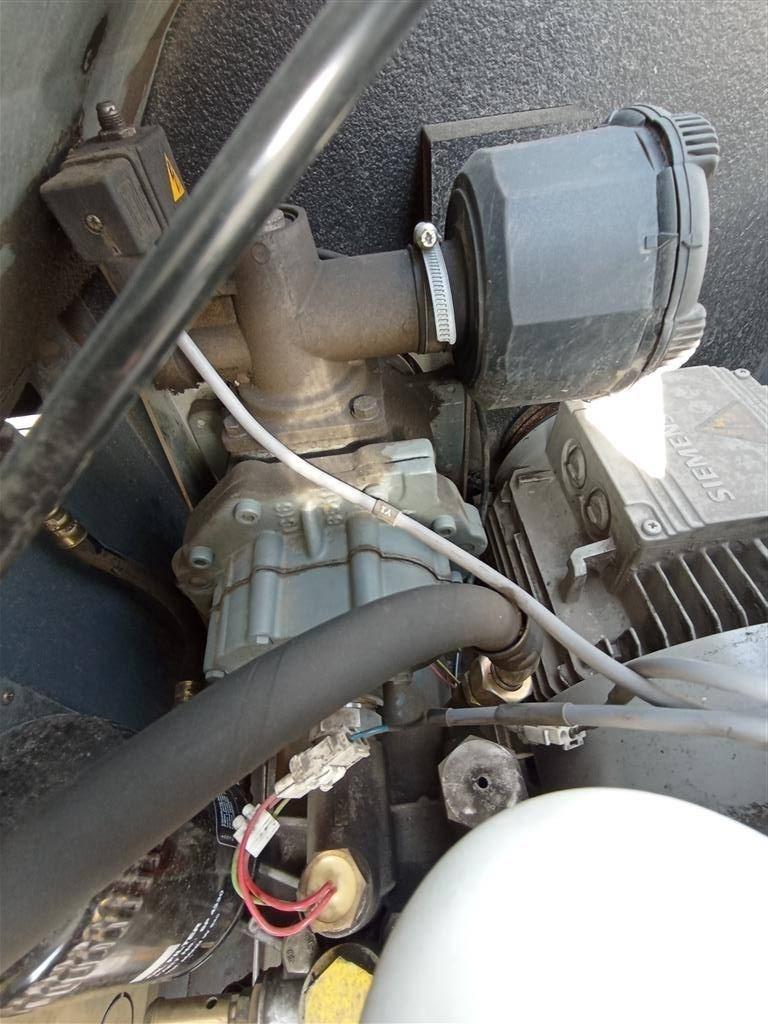 Atlas Copco GX 7 コンプレッサー