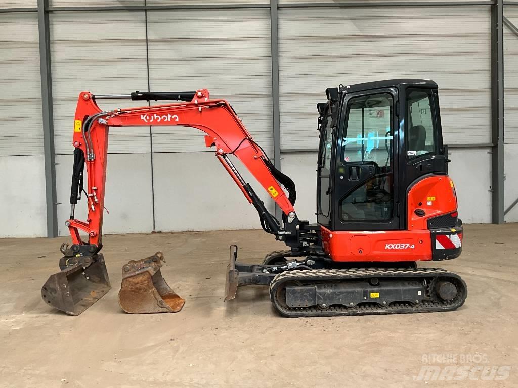Kubota KX 037-4 ミニ油圧ショベル 7t以下（ミニユンボ・ミニディガー）