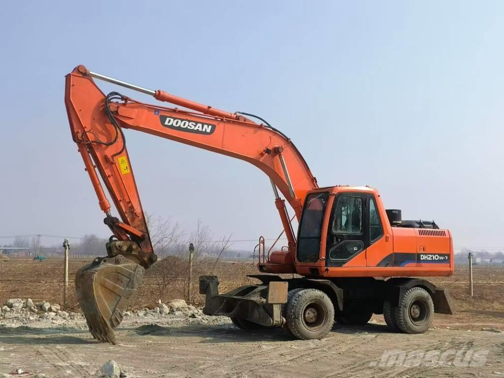Doosan DH210W-7 ホイール式油圧ショベル（パワーショベル・ユンボ・バックホー）