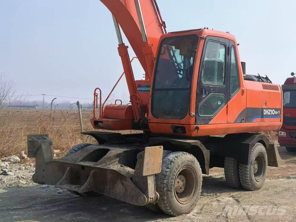 Doosan DH210W-7 ホイール式油圧ショベル（パワーショベル・ユンボ・バックホー）