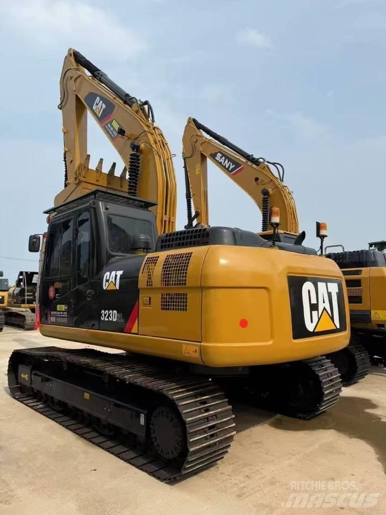 CAT 323D2L 大型油圧ショベル12t以上（パワーショベル・ユンボ）