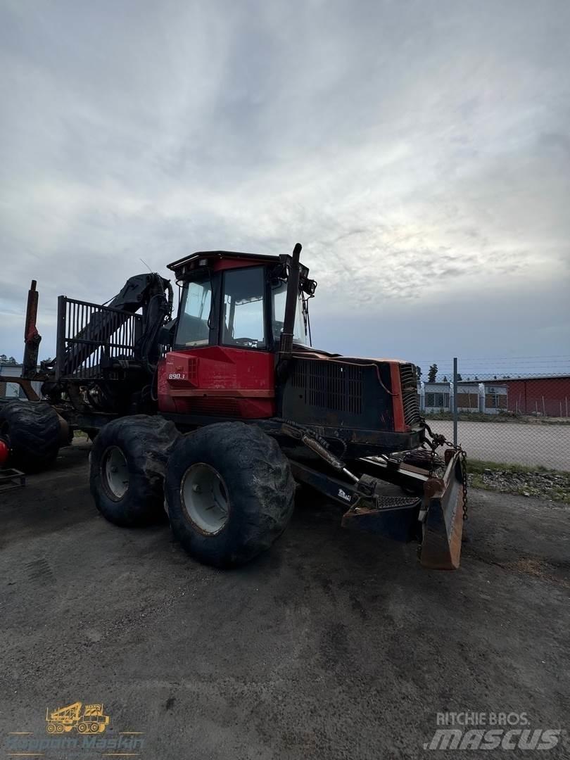 Valmet 890.3 フォワーダー