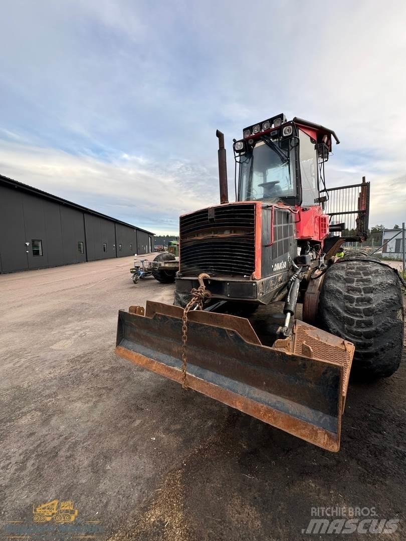 Valmet 890.3 フォワーダー