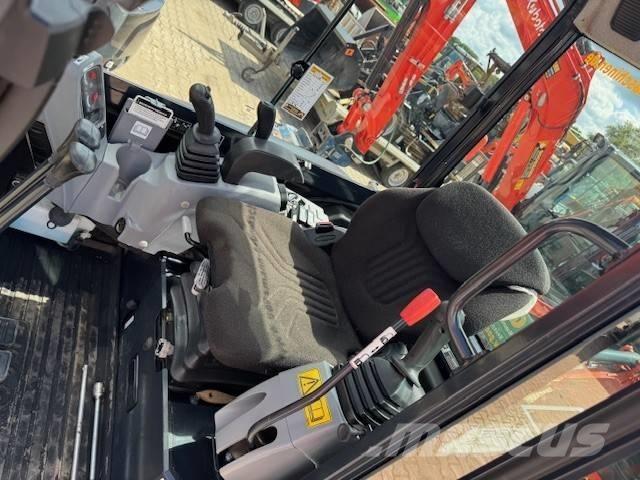 Kubota KX 027-4 ミニ油圧ショベル 7t以下（ミニユンボ・ミニディガー）