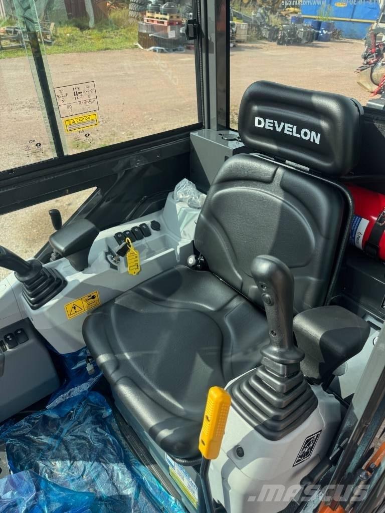 Develon DX 19-7 ミニ油圧ショベル 7t以下（ミニユンボ・ミニディガー）