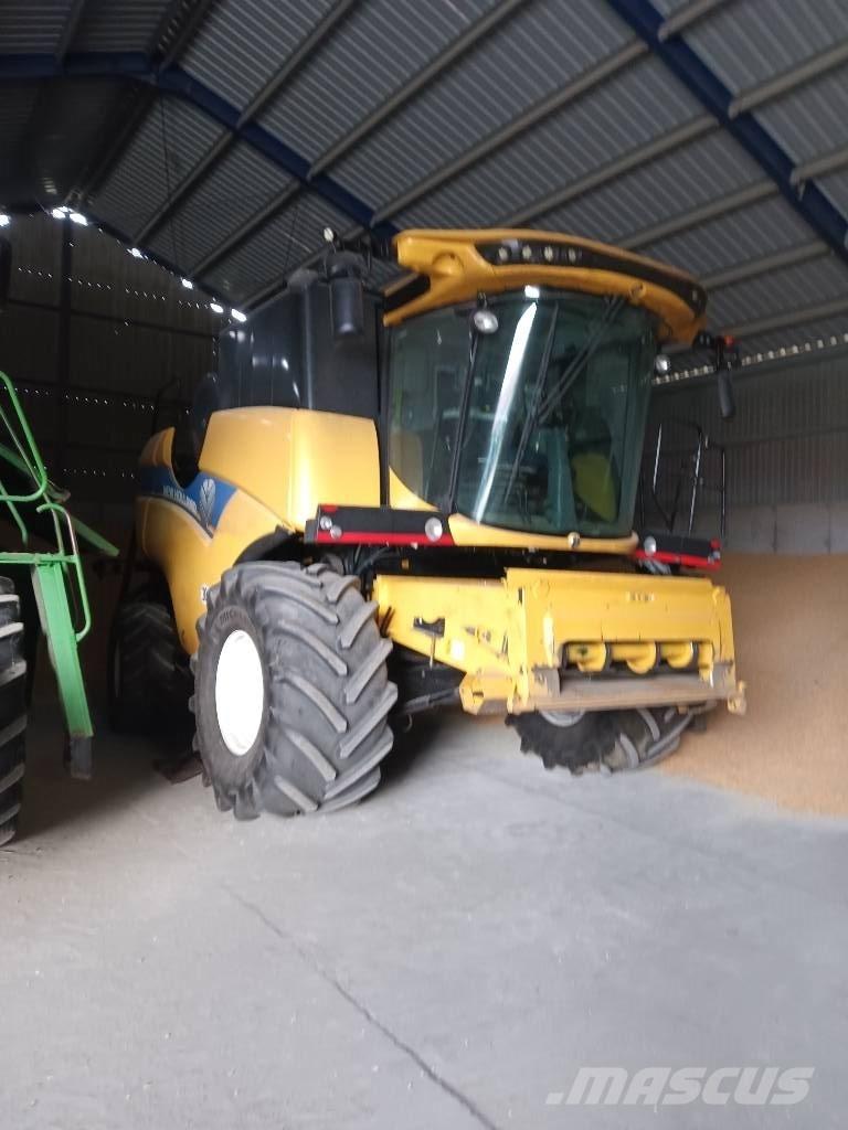 New Holland Cx 6.90 コンバイン