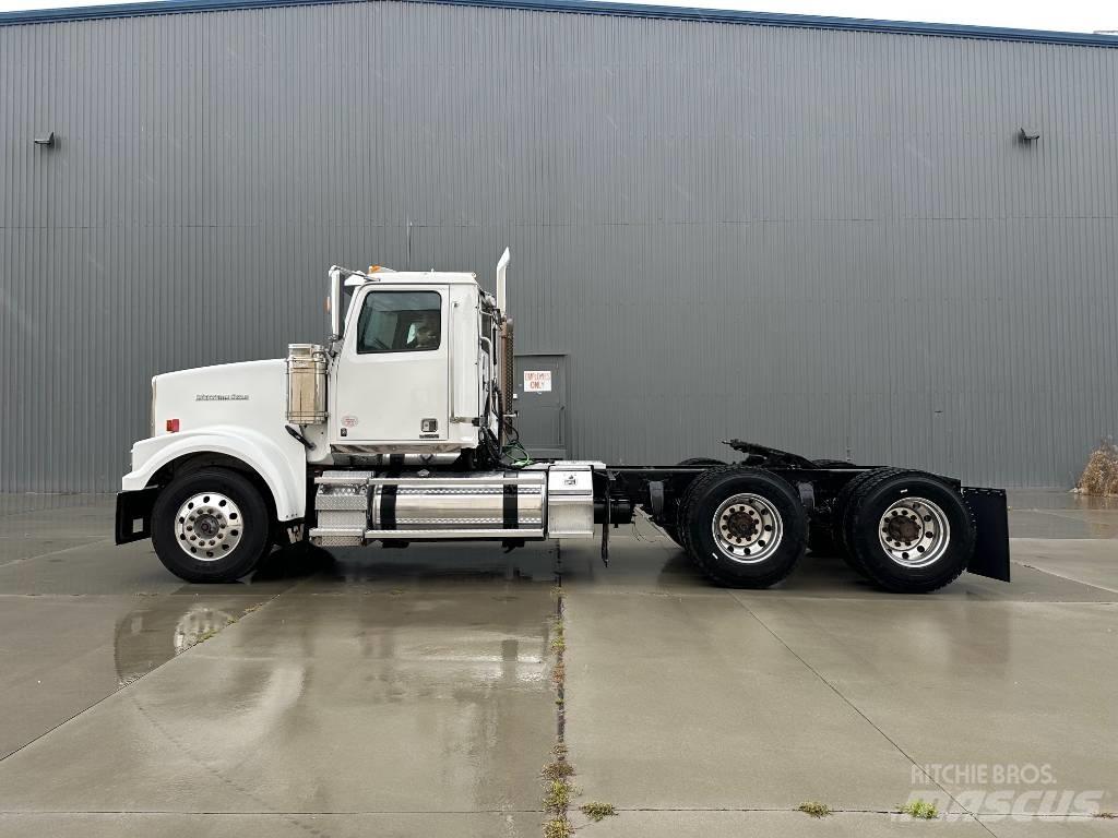 Western Star 4900 SF 中古トラクターヘッド | トレーラーヘッド