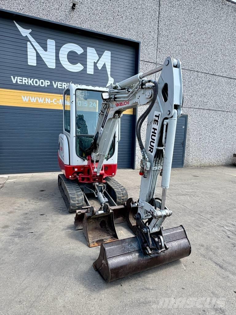 Takeuchi TB 225 ミニ油圧ショベル 7t以下（ミニユンボ・ミニディガー）