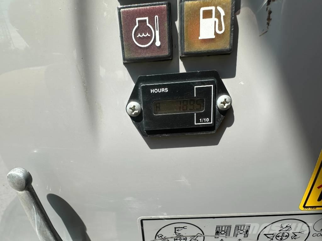 CAT 300.9 D ミニ油圧ショベル 7t以下（ミニユンボ・ミニディガー）
