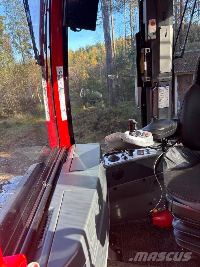 Komatsu 845 フォワーダー