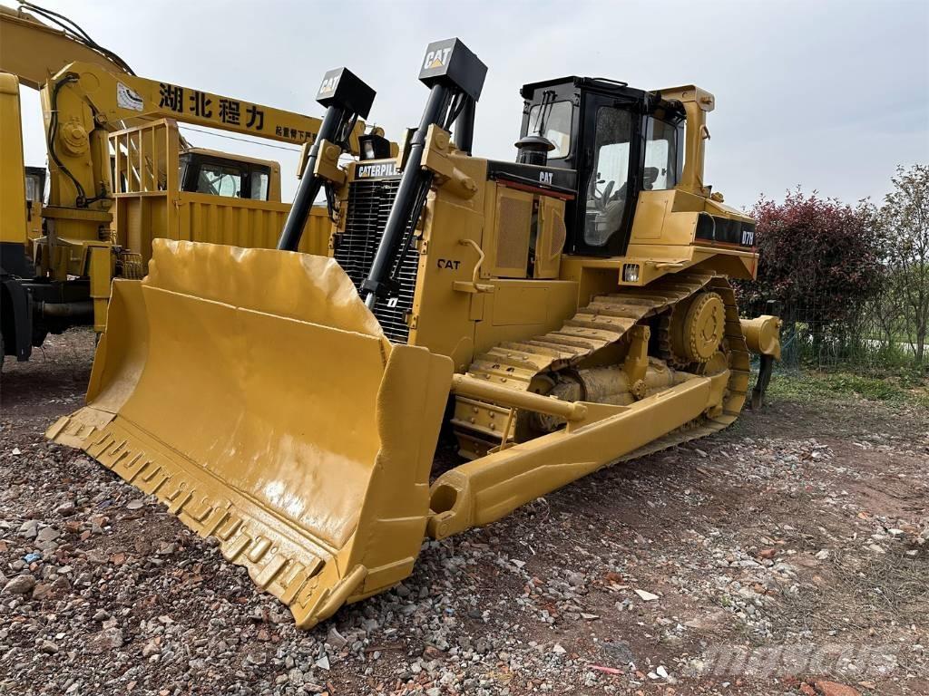CAT D7H ブルドーザー
