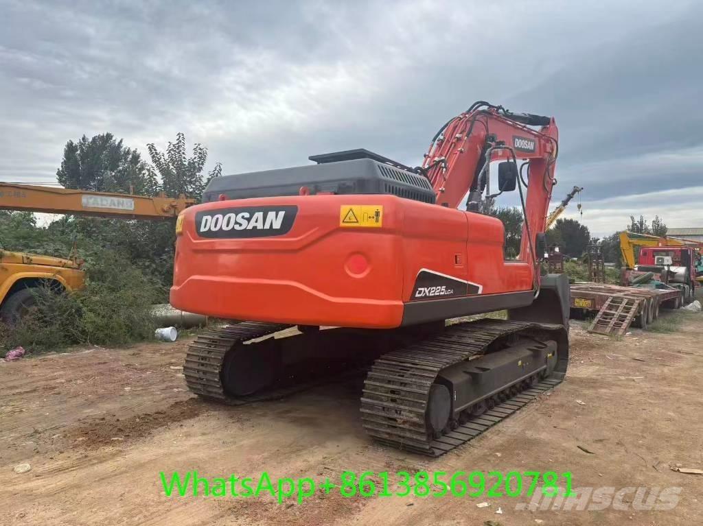 Doosan DX 225 大型油圧ショベル12t以上（パワーショベル・ユンボ）