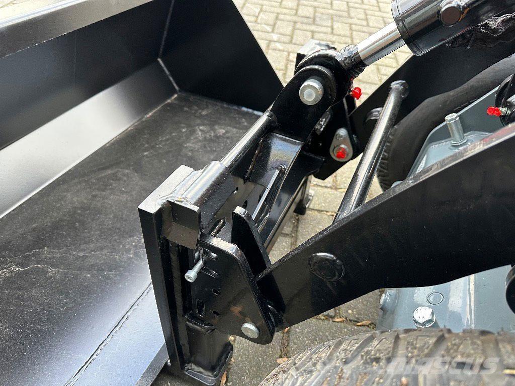 GiANT SK252 skid 特殊油圧ショベル