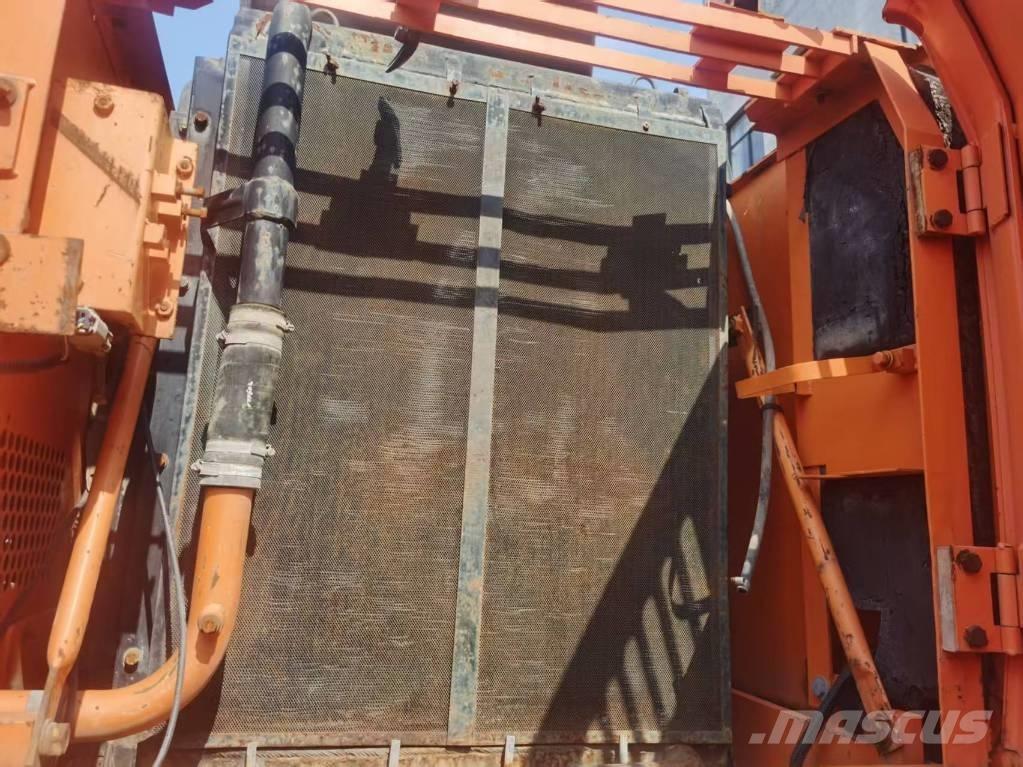 Doosan DH 210 W-7 ホイール式油圧ショベル（パワーショベル・ユンボ・バックホー）