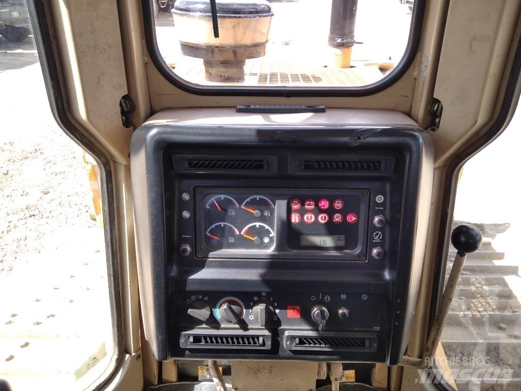 CAT D 6 M LGP ブルドーザー