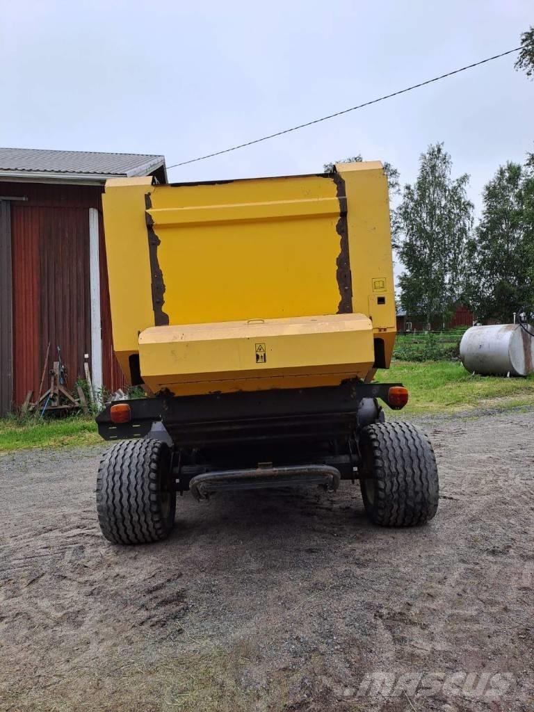 New Holland BR 7060 ラウンドベーラー
