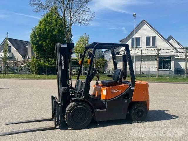 Doosan D30 Plus ディーゼル・軽油