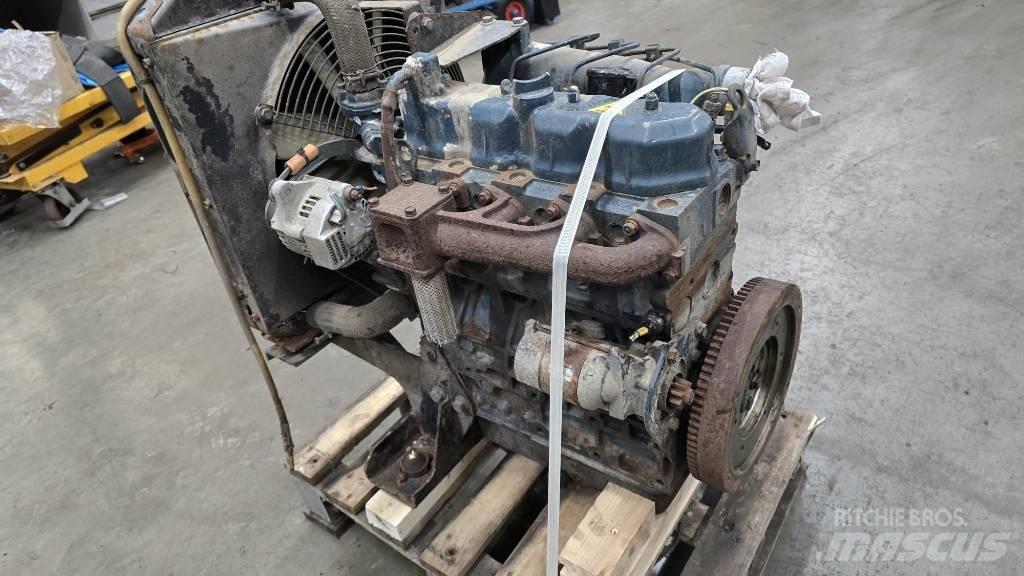 Kubota V 2203 E エンジン