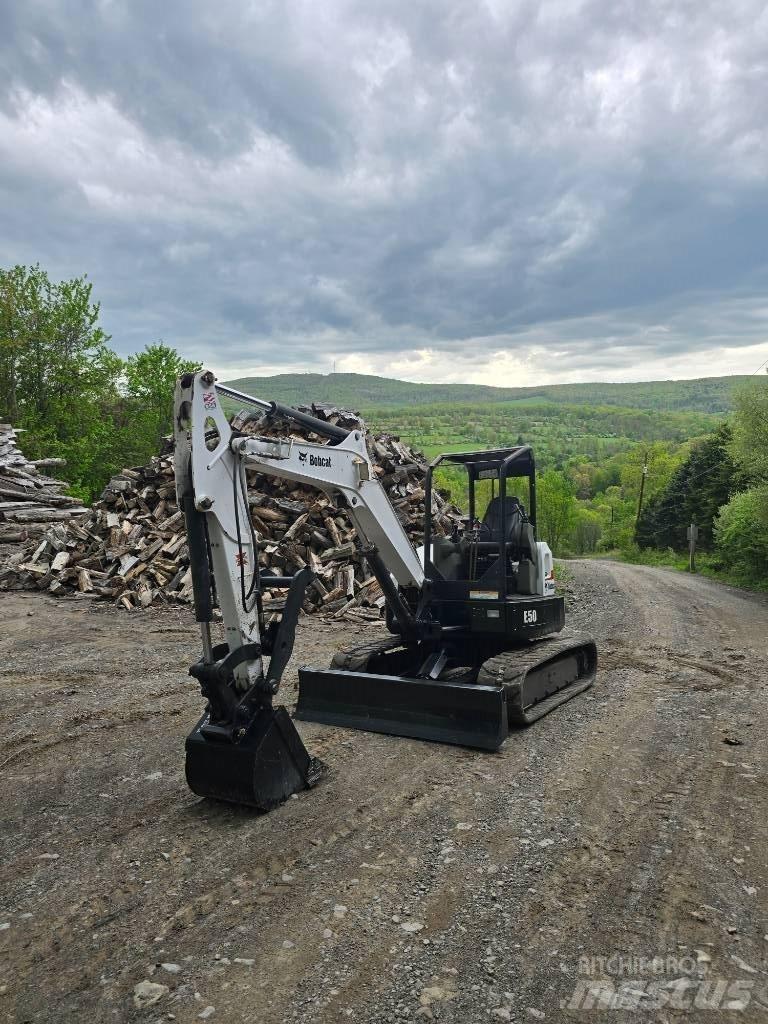 Bobcat E 50 ミニ油圧ショベル 7t以下（ミニユンボ・ミニディガー）