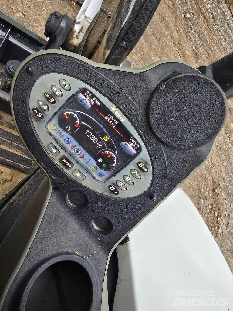 Bobcat E 50 ミニ油圧ショベル 7t以下（ミニユンボ・ミニディガー）