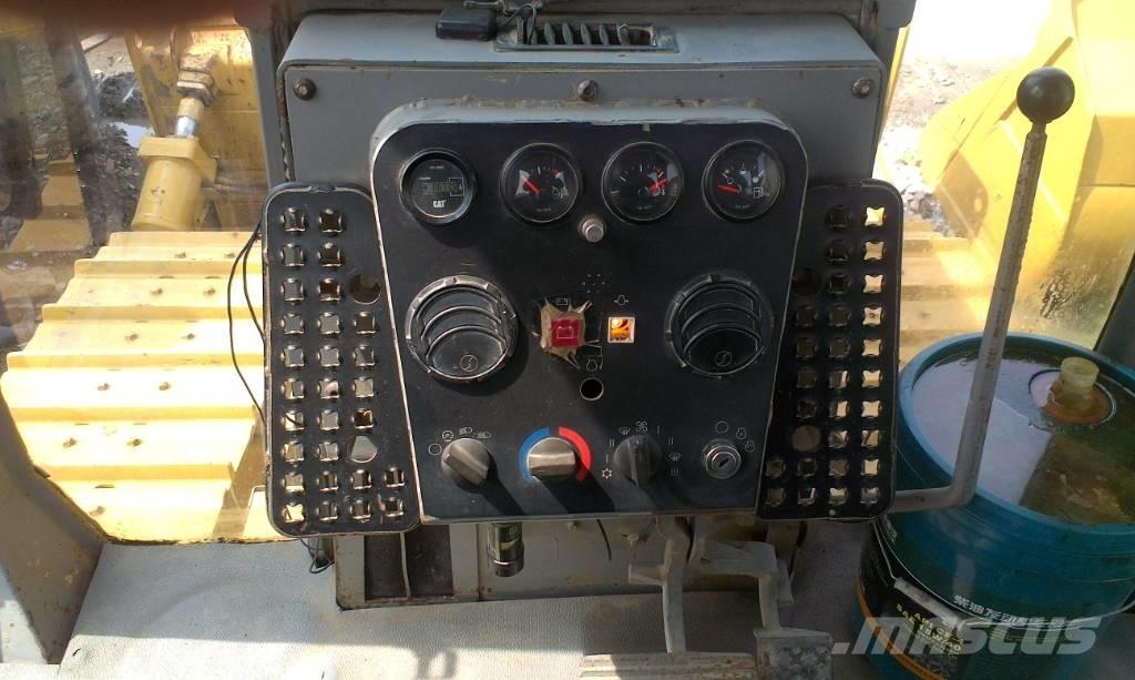CAT D 6 G ブルドーザー