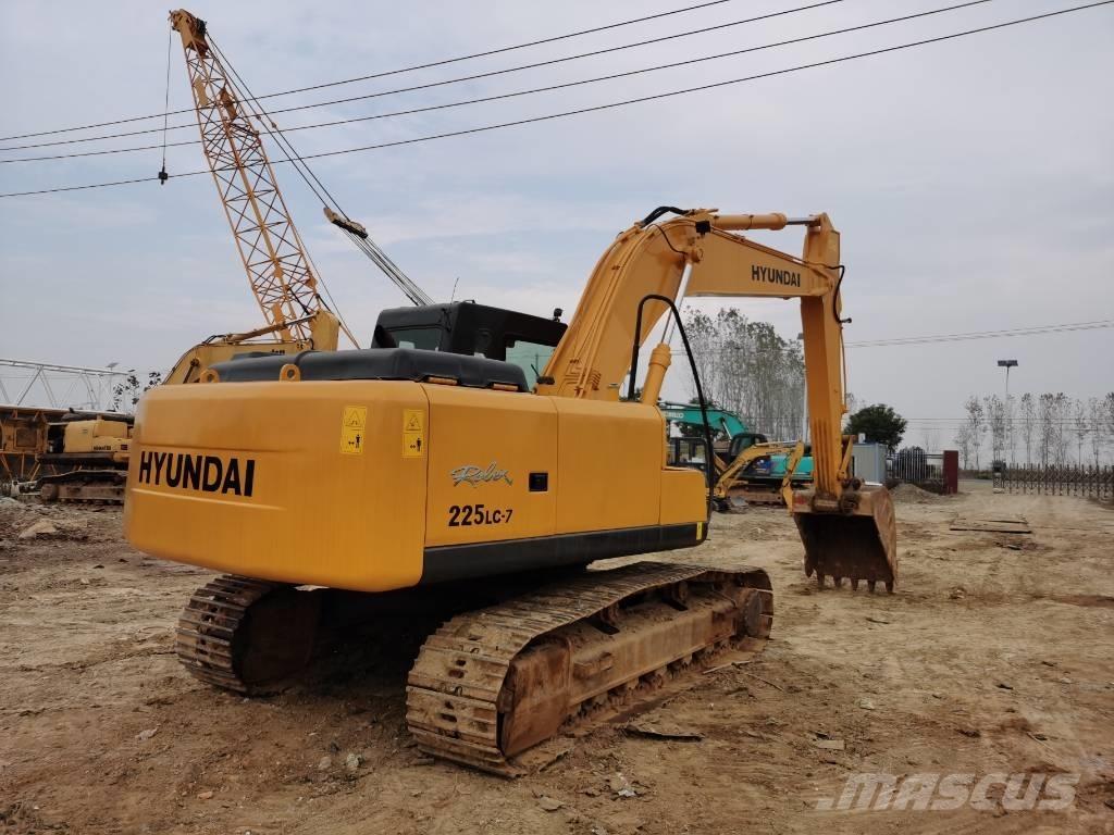 Hyundai R225LC-7 大型油圧ショベル12t以上（パワーショベル・ユンボ）