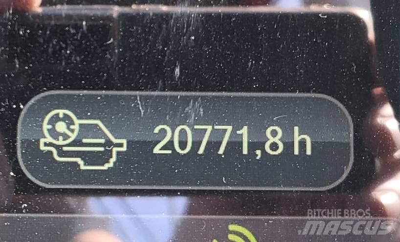 Komatsu 855 フォワーダー